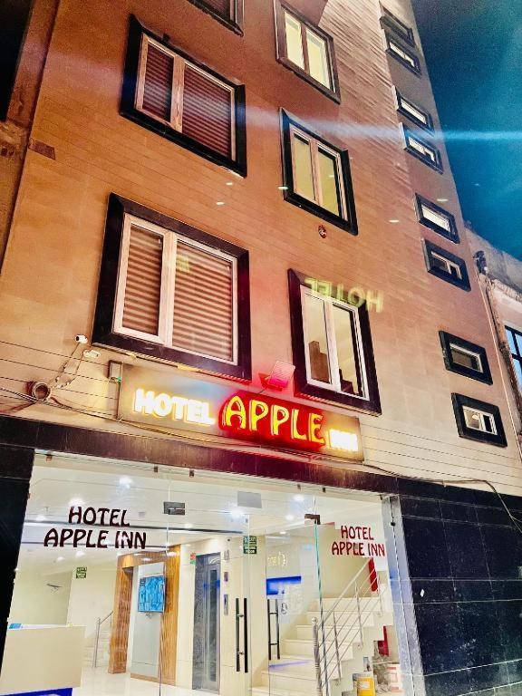 Hotel Apple Inn N Suites, New Delhi Exterior photo